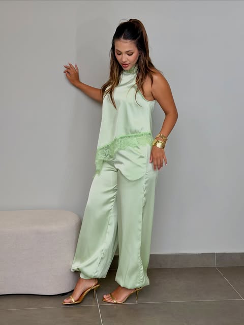 Conjunto acetinado verde menta com franjas